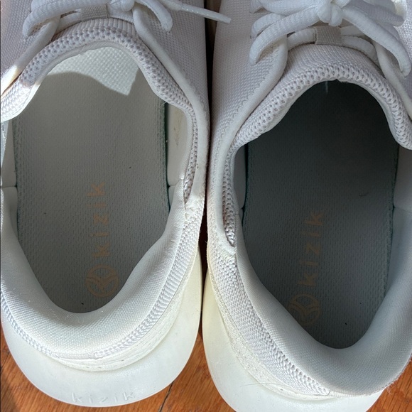 Kizik EUC White Sneakers - Picture 5 of 5